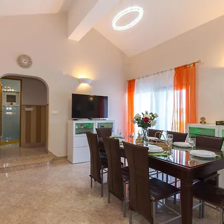 Tamaris D Direkt Am By Interhome *